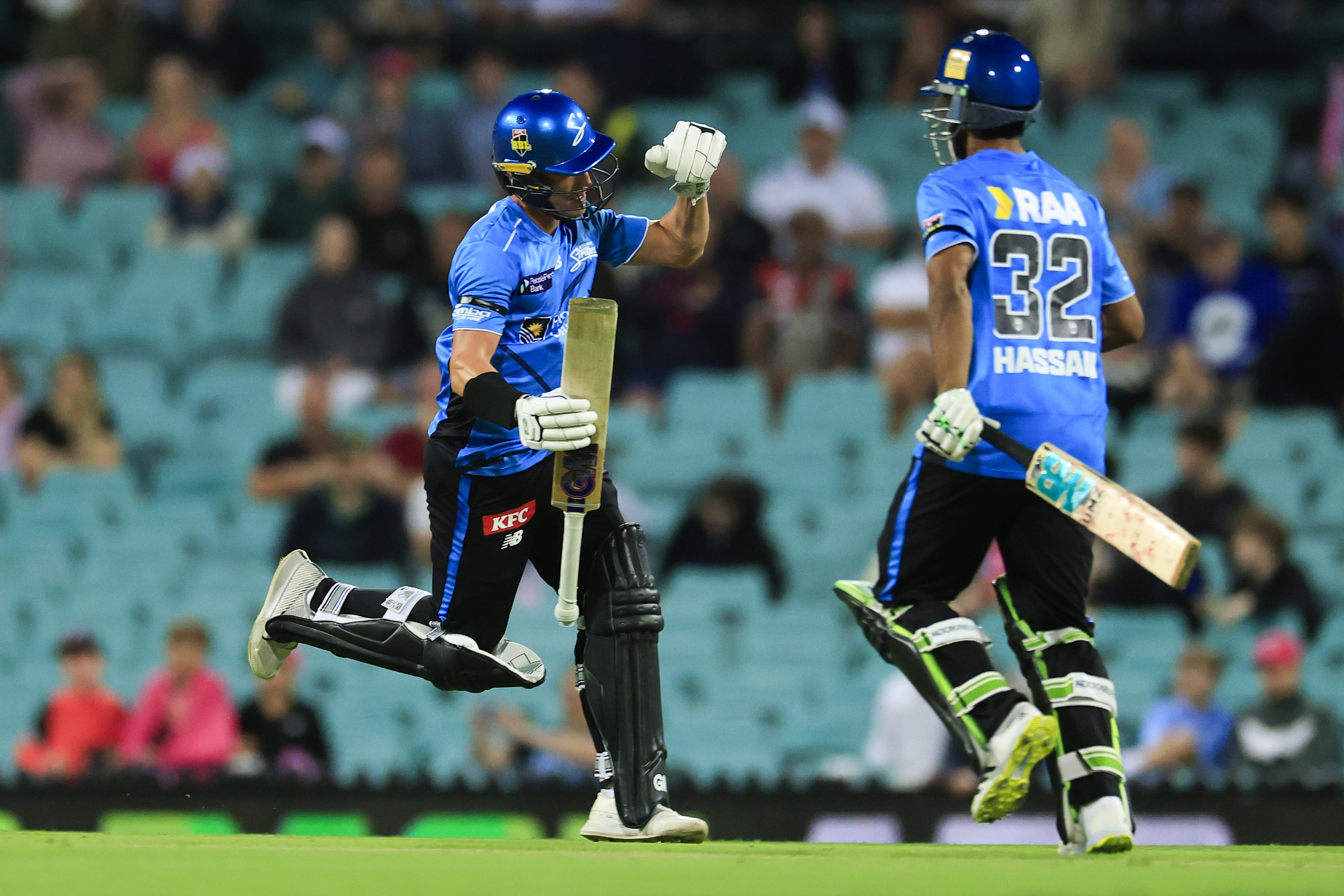 Sizers Open Strikers win final-over thriller against Sixers to open BBL|15 campaign ...